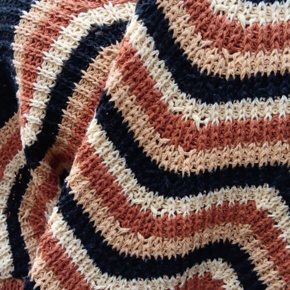 SurKana Sweater - Picture 5 of 9